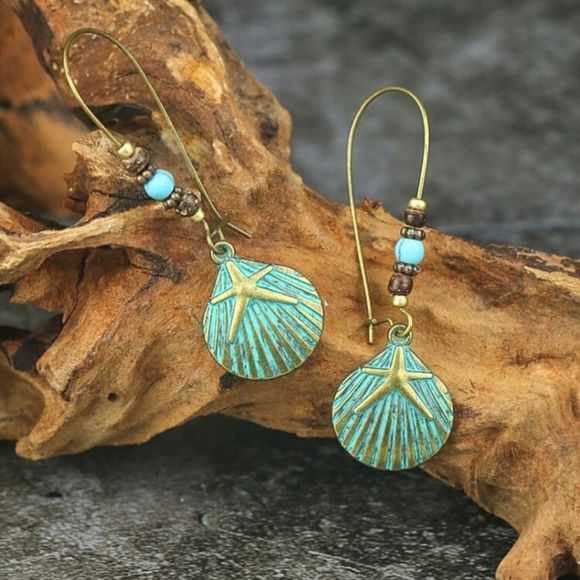 ⭐️3/$25⭐️🆕️ Sea Shell Drop Earrings - Picture 1 of 3